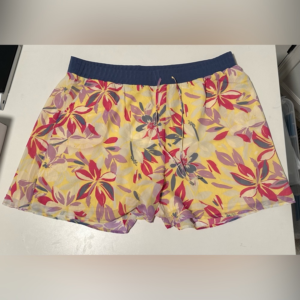 Adyson Parker Shorts 2x NWT Yellow Flowers
